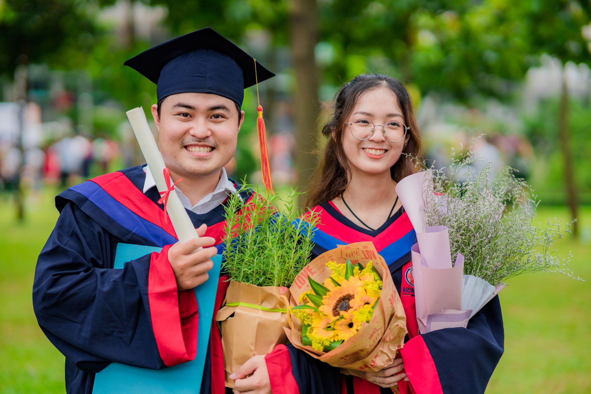 Quy đổi ngoại tệ: những giấy tờ và bước gia đình cần nắm rõ